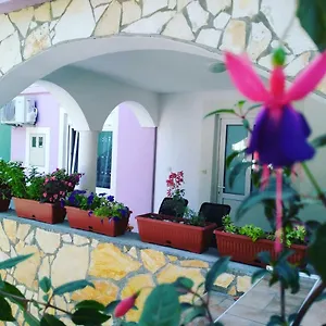 Ema & Sea Apartment's With Free Private Parking Appartamento Pola